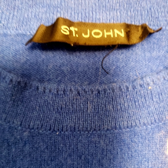 ST. JOHN VINTAGE 100% CASHMERE SWEATER | SIZE SMALL - Picture 2 of 8